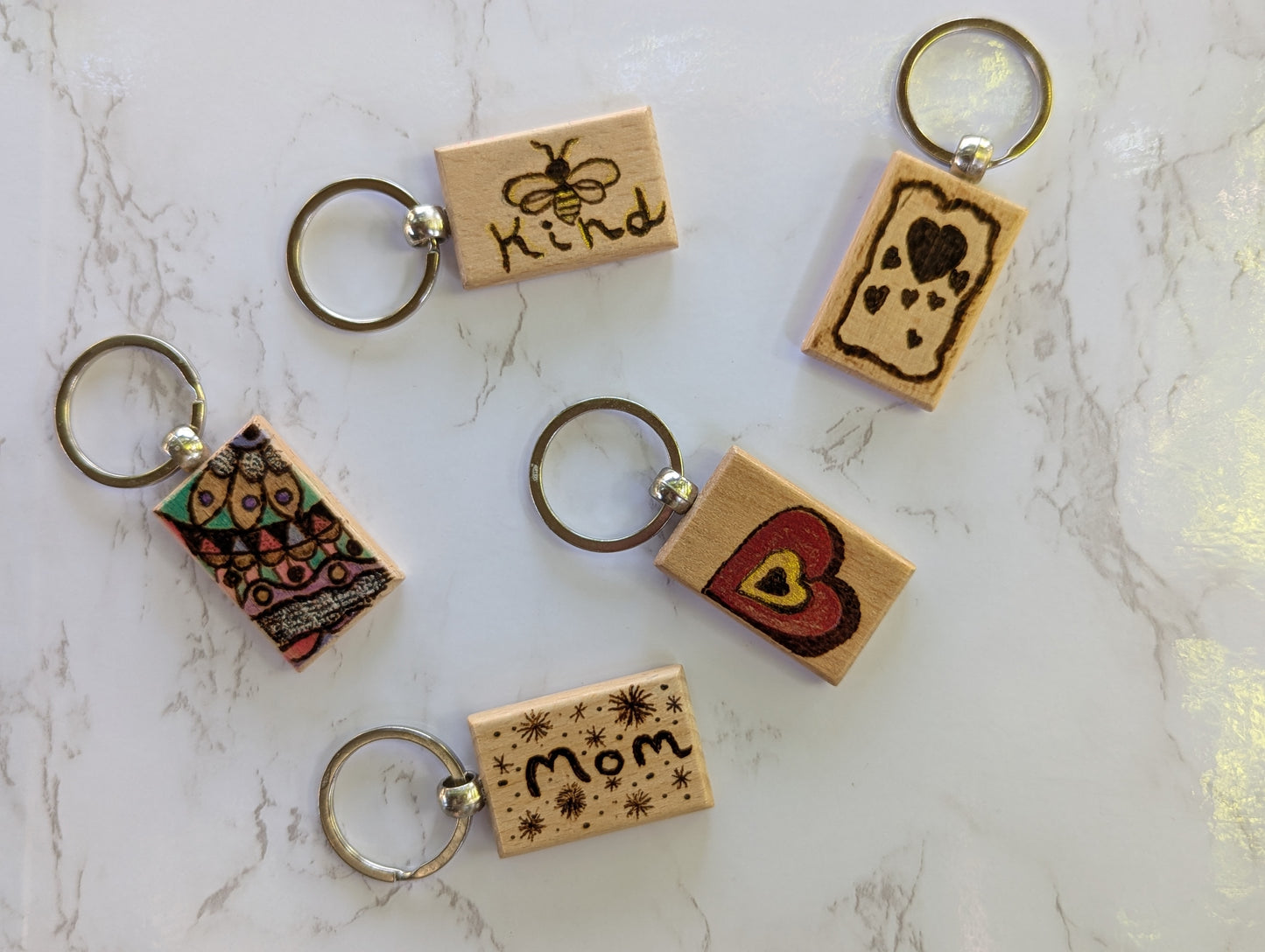 Handmade Pyrography "Mom" Keychain – A Heartfelt Gift from the Heart